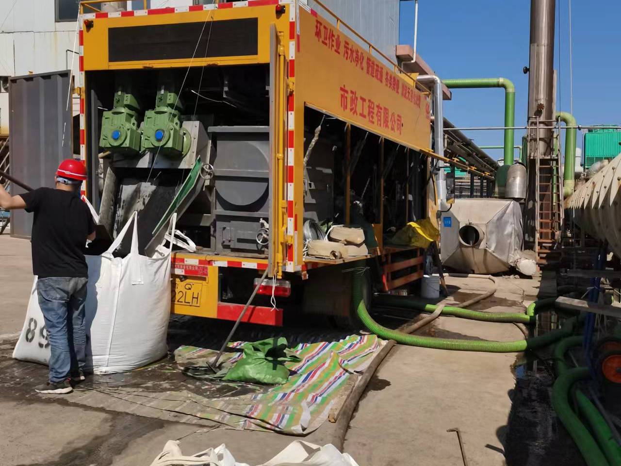 石阡淤泥压干处理