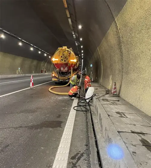 石阡隧道排水渠清淤